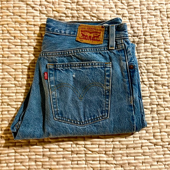 Levi’s - Picture 2 of 5
